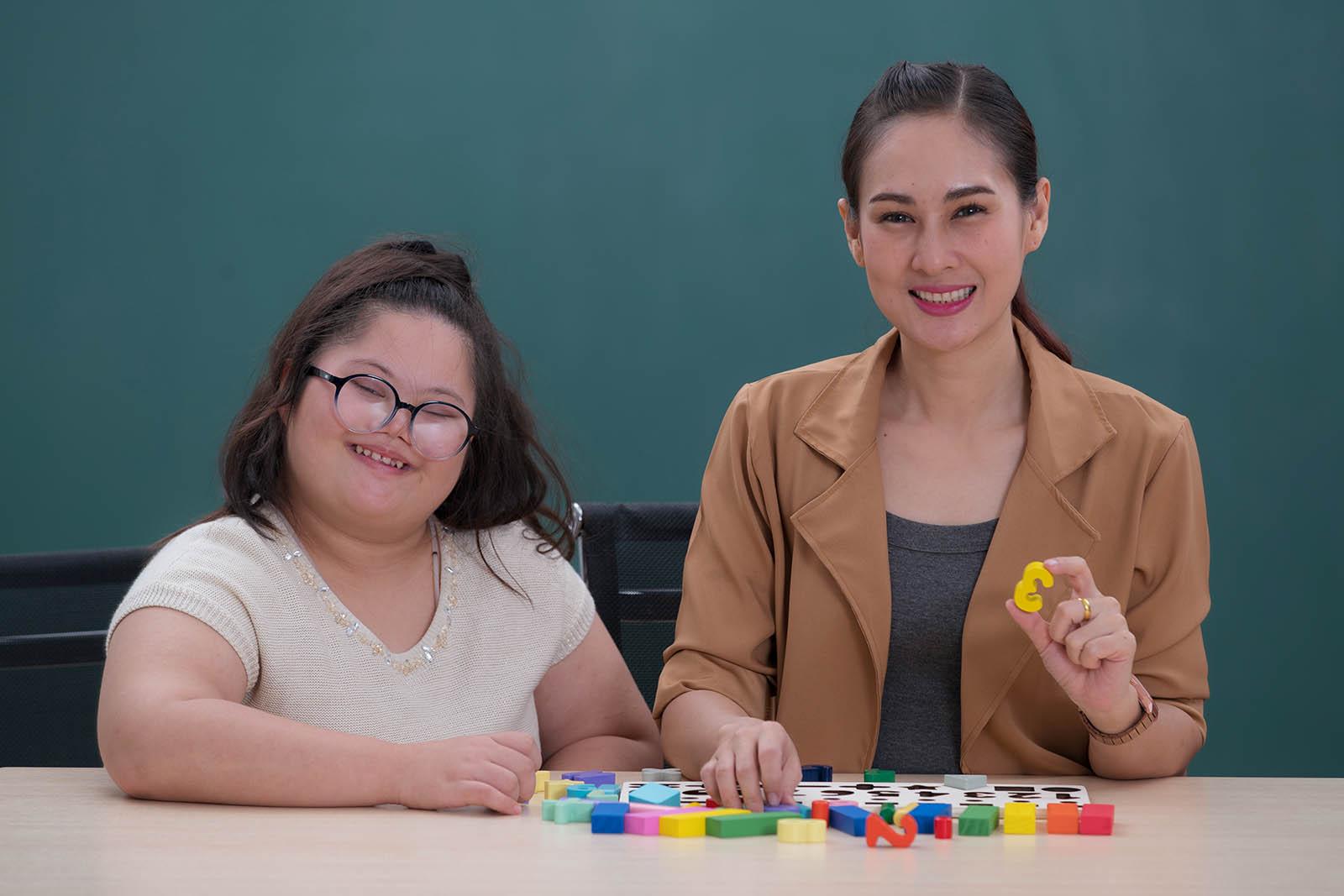 Speech and language therapy with objects